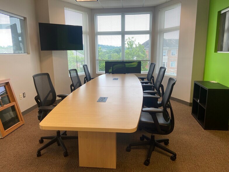 More Photos Of 46169 Westlake Dr, Sterling Medical For Lease