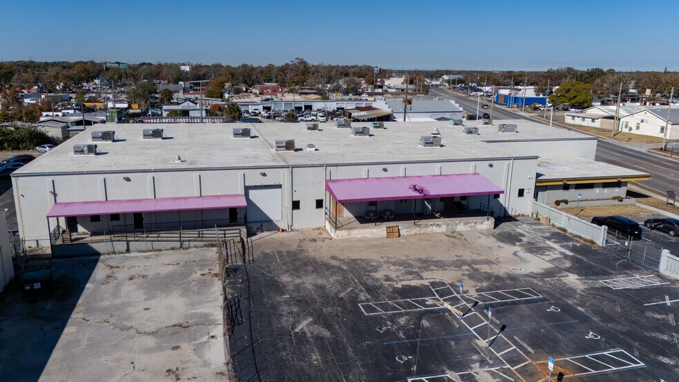 More Photos Of 2140 W Washington St, Orlando Distribution For Lease
