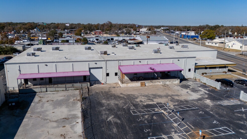 More Photos Of 2140 W Washington St, Orlando Distribution For Lease