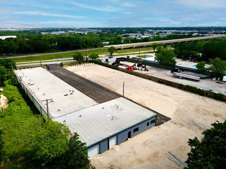 More Photos Of 501-507 E Rock Island Rd, Grand Prairie Industrial For Lease