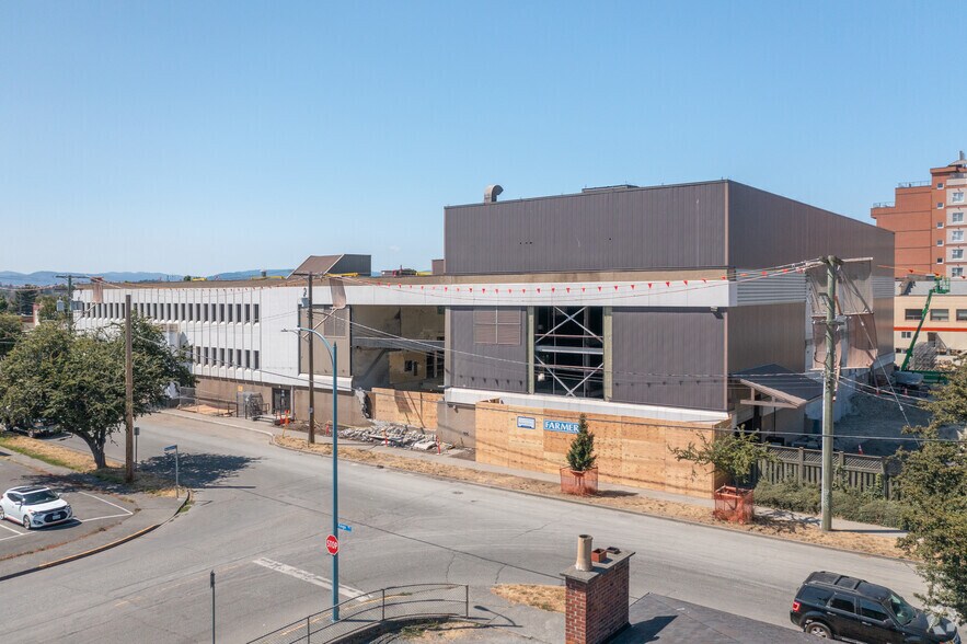 More Photos Of 2621-2629 Douglas St, Victoria Office For Sale