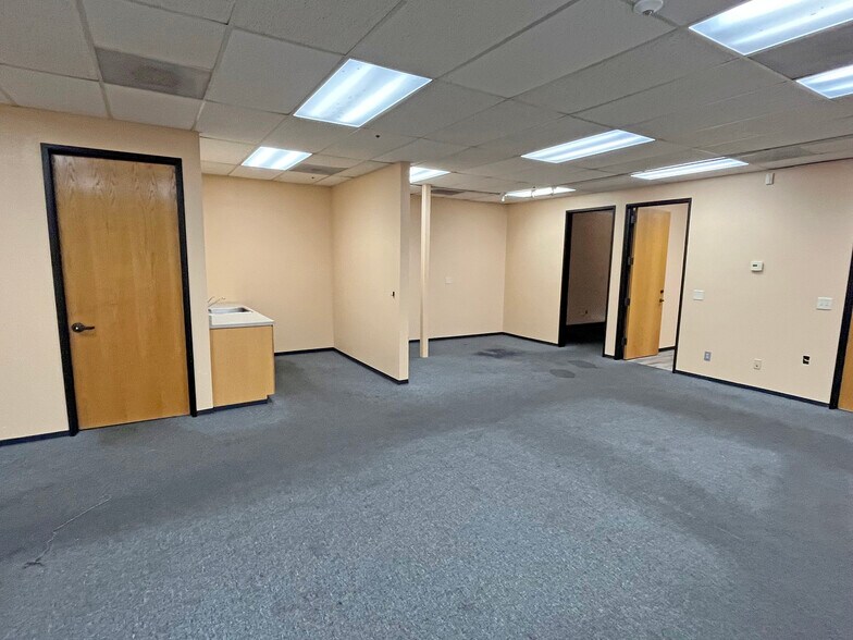 More Photos Of 6115-6125 State Farm Dr, Rohnert Park Light Manufacturing For Lease