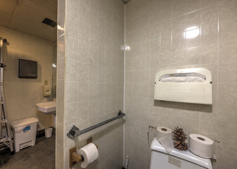 More Photos Of 399 Wolcott Rd, Wolcott Restaurant For Sale