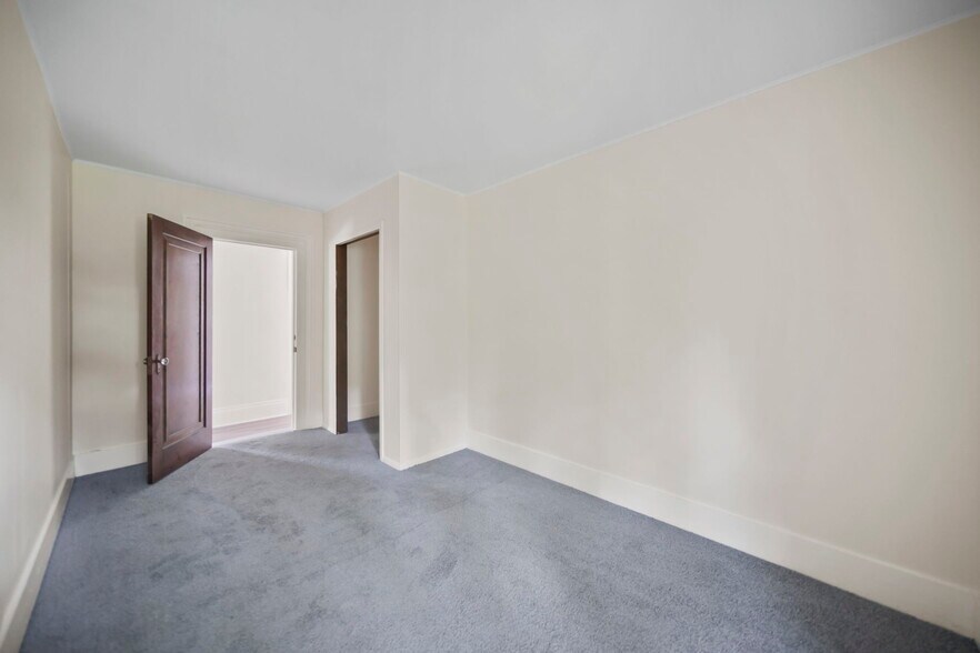 More Photos Of 15379 Howard Rd, Hanover Flex For Sale