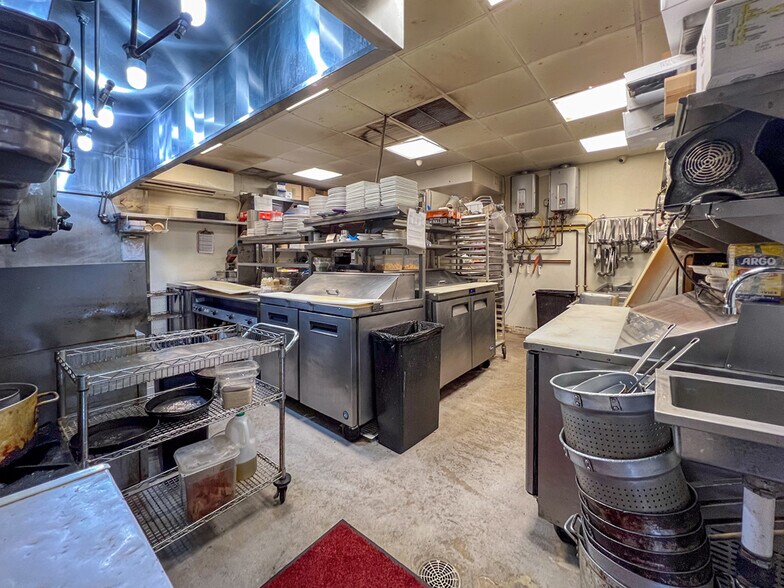 More Photos Of 66-111 Kamehameha Hwy, Haleiwa Restaurant For Lease