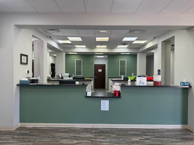 More Photos Of 1315 Chisholm Trail Pky, Duncan Medical For Sale