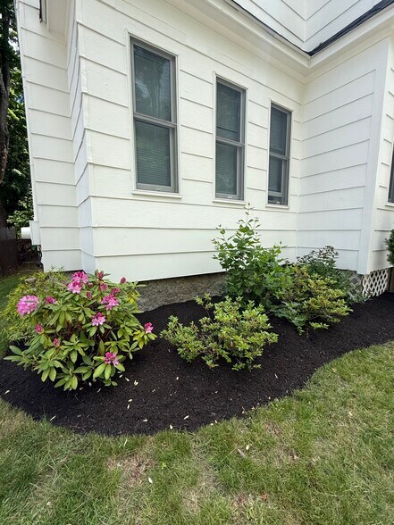 More Photos Of 6 Mayhew St, Hopkinton Multifamily For Sale
