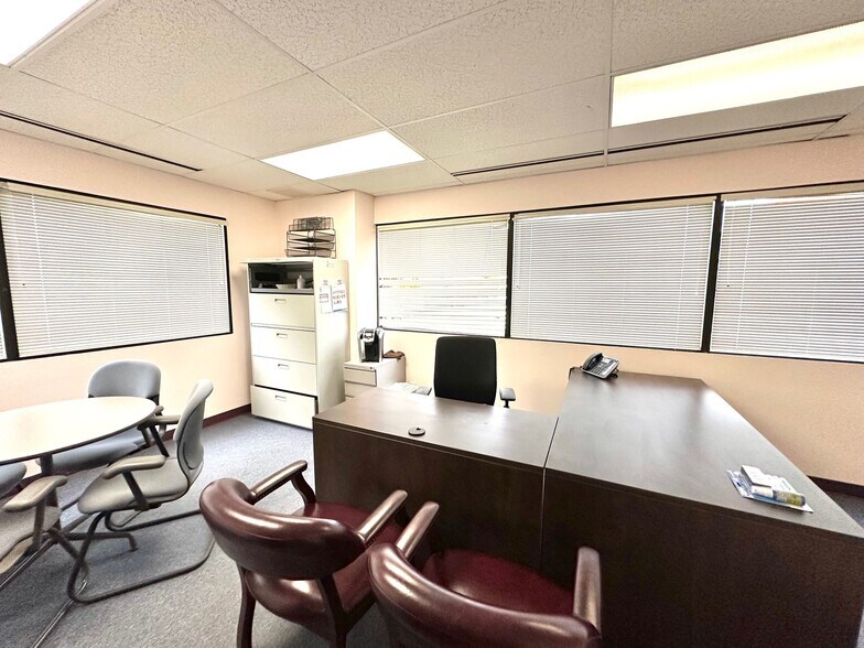 More Photos Of 901 Lincolnway, La Porte Medical For Sale