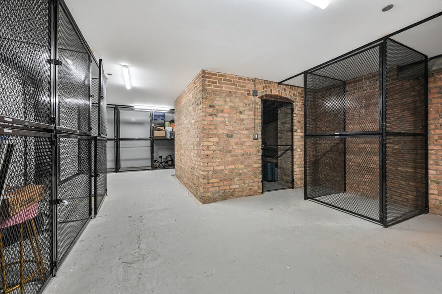 More Photos Of 153 W Ohio St, Chicago Apartments For Sale