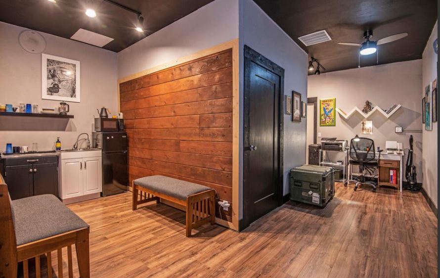 More Photos Of 592 N Sisters Park Ct, Sisters Flex For Sale