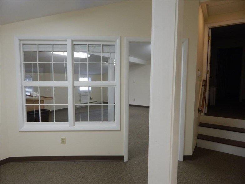 More Photos Of 189-191 Middlesex Ave, Chester Storefront Retail Office For Lease