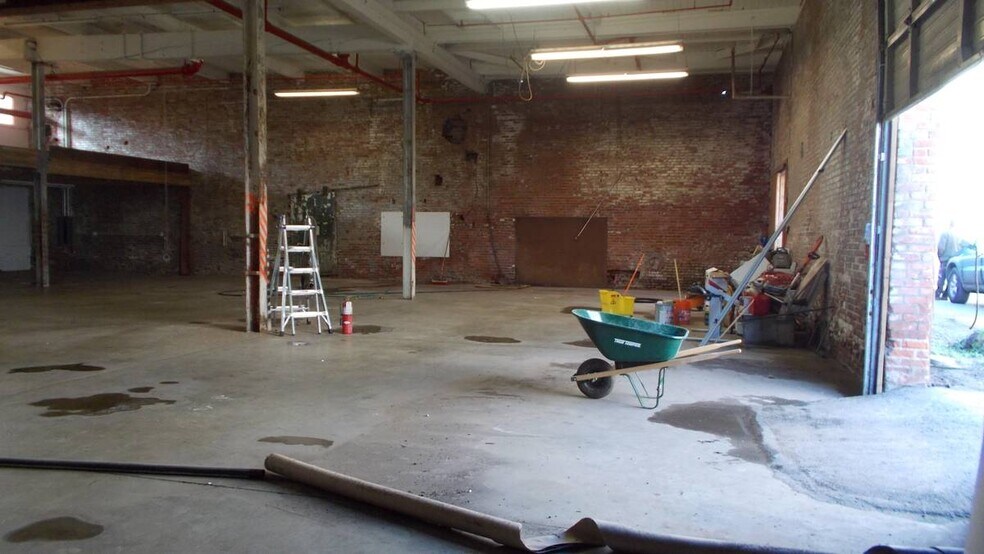 More Photos Of 5020 S Colorado Ave, Seattle Warehouse For Sale