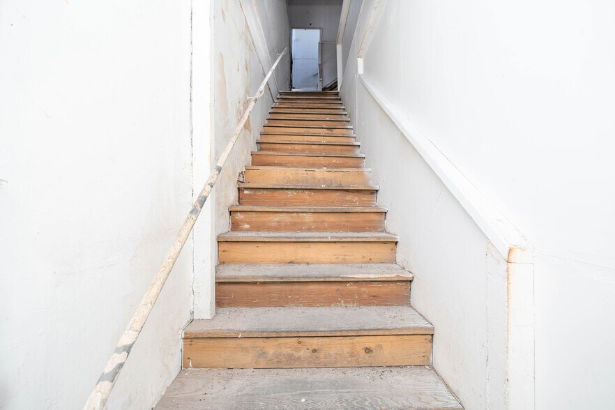 More Photos Of 425 E 58th St, Los Angeles Warehouse For Lease