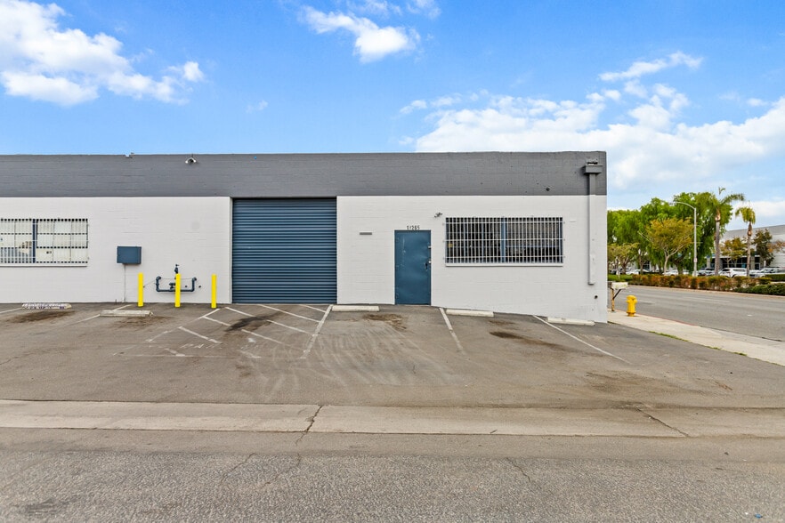 More Photos Of 13259-13265 Imperial Hwy, Whittier Warehouse For Lease