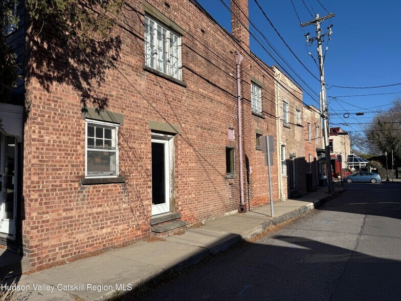 More Photos Of 92 Partition St, Saugerties Storefront Retail Residential For Sale