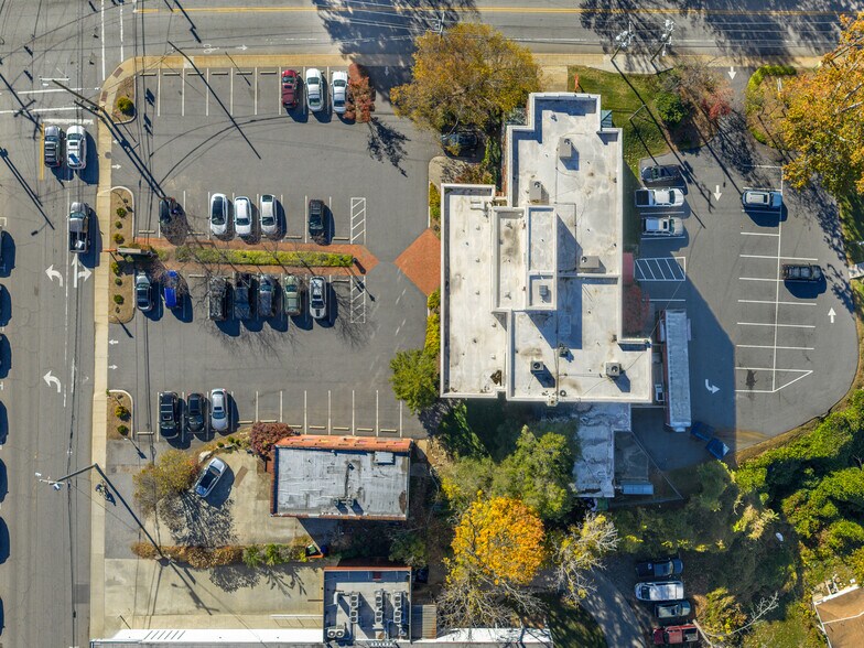 More Photos Of 53 S French Broad Ave, Asheville Medical For Lease