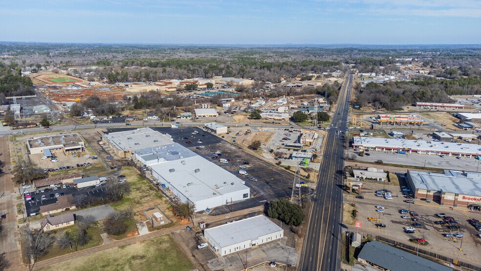 More Photos Of 98-110 Midtown Dr, Kilgore Unknown For Lease