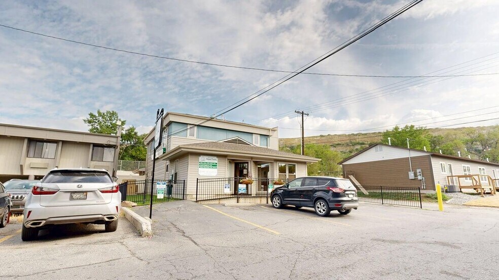 Primary Photo Of 1321 N 27th St, Billings Medical For Sale