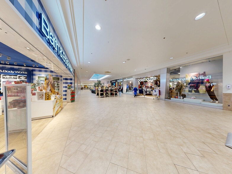 More Photos Of 1500 Fisher St, North Bay General Retail For Lease