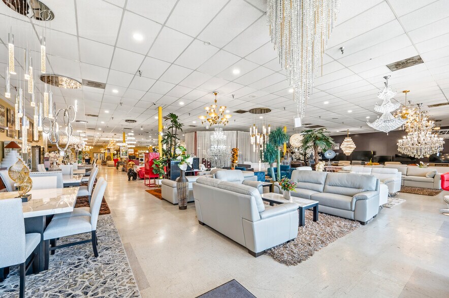 More Photos Of 11814 Bellaire Blvd, Houston Storefront For Sale