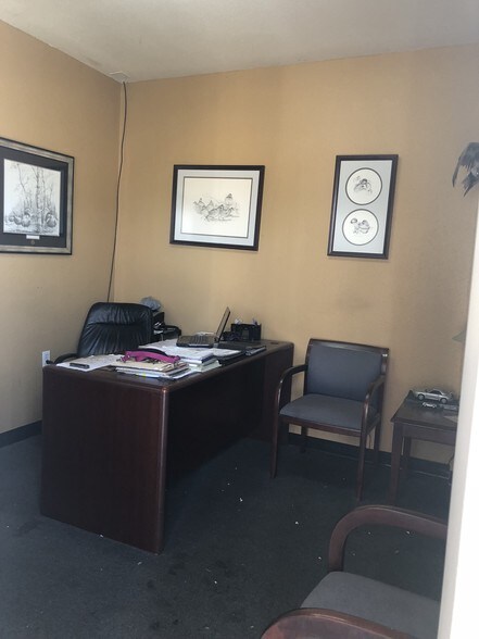 More Photos Of 2522 Shell Rd, Georgetown Light Manufacturing For Lease