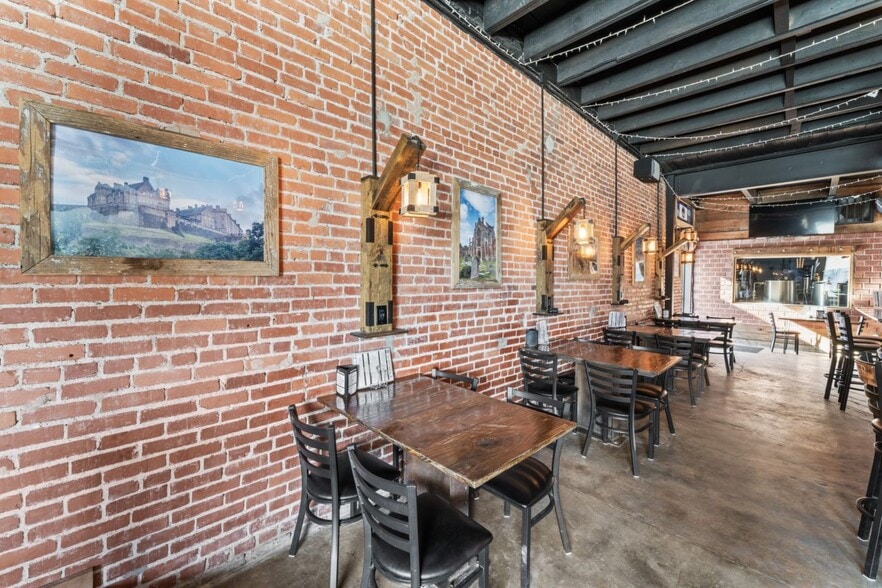 More Photos Of 508 S Main St, Grain Valley Bar For Lease