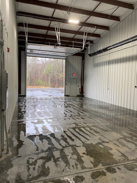 More Photos Of 881 Massachusetts Ave, Boxborough Industrial For Lease