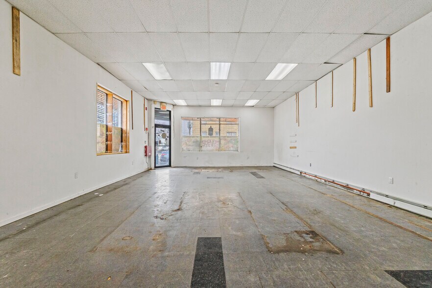 More Photos Of 402 10th Ave, Paterson Storefront For Lease