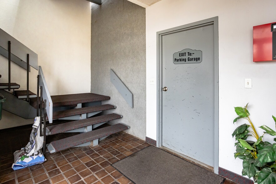 More Photos Of 239 Silas Deane Hwy, Wethersfield Medical For Lease