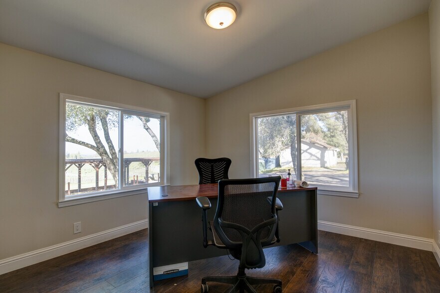 More Photos Of 7449 Fairplay Rd, Somerset Specialty For Sale