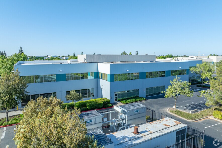 More Photos Of 11155 International Dr, Rancho Cordova Office For Sale