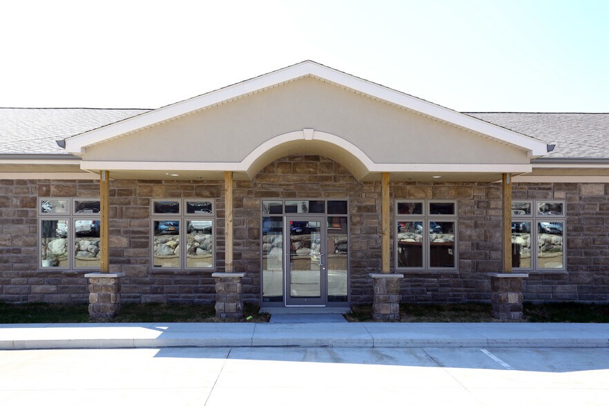 More Photos Of 2675 N Ankeny Blvd, Ankeny Medical For Sale