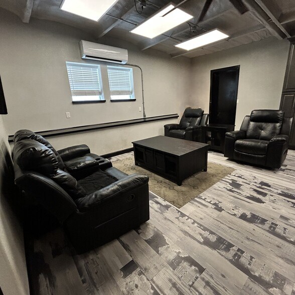 More Photos Of 1006 23rd St, San Leon Warehouse For Sale