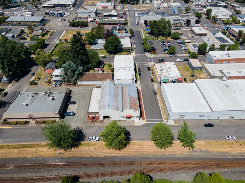 More Photos Of 489 Front St, Junction City Warehouse For Sale