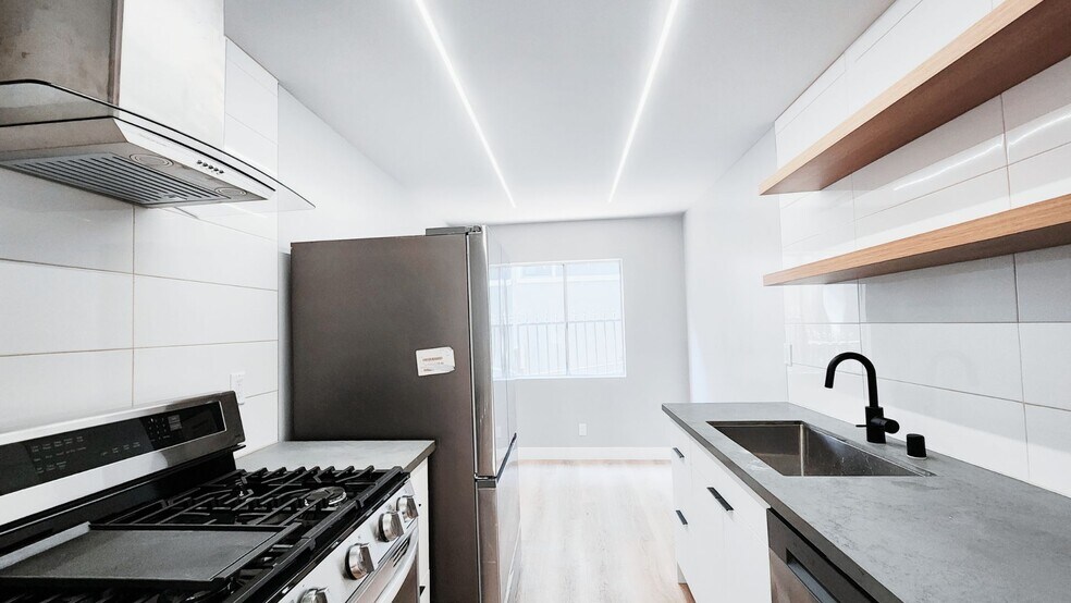 More Photos Of 5150 Ithaca Ave, Los Angeles Multifamily For Sale