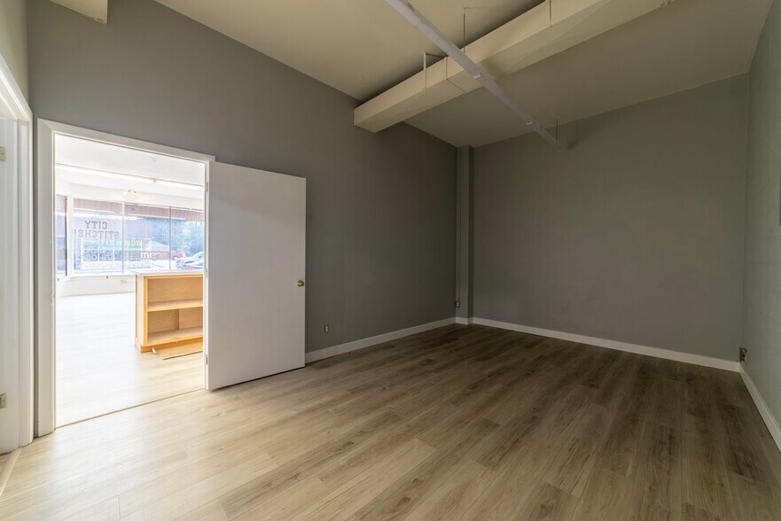 More Photos Of 1401-1405 Franklin St, Michigan City Office For Lease