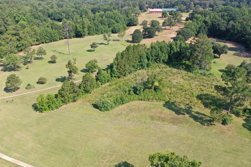 More Photos Of 2130 Country Club Rd, Palestine Golf Course Driving Range For Sale