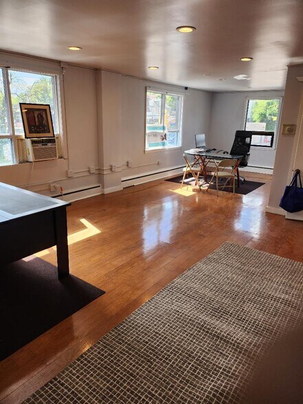 More Photos Of 5301 Harford Rd, Baltimore Office For Sale