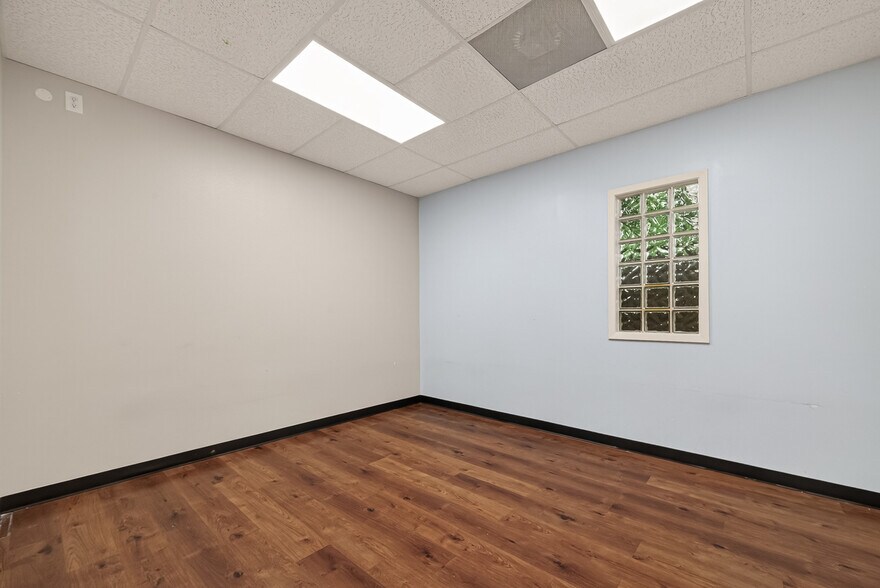 More Photos Of 2223 Dorrington St, Houston Medical For Lease