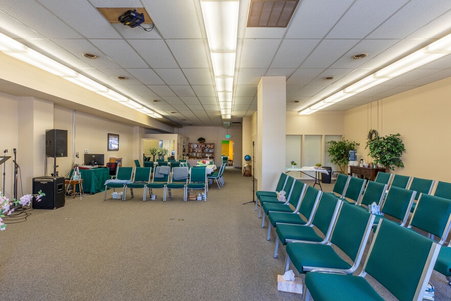 More Photos Of 340 Central Ave, Coos Bay Medical For Lease