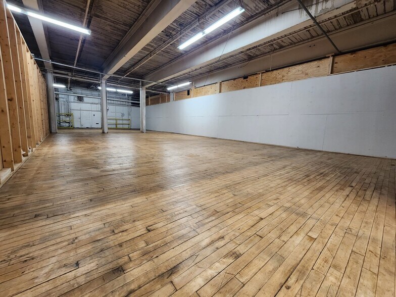 More Photos Of 100 Business St, Hyde Park Unknown For Lease