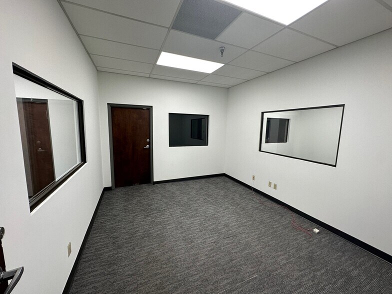 More Photos Of 4319-4363 Delp St, Memphis Distribution For Lease