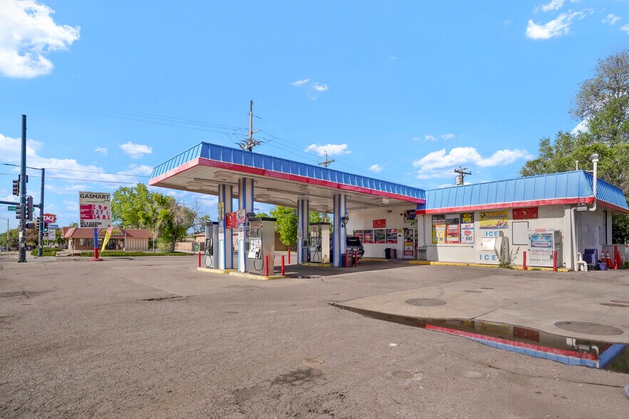 More Photos Of 1495 S Sheridan Blvd, Lakewood Service Station For Lease