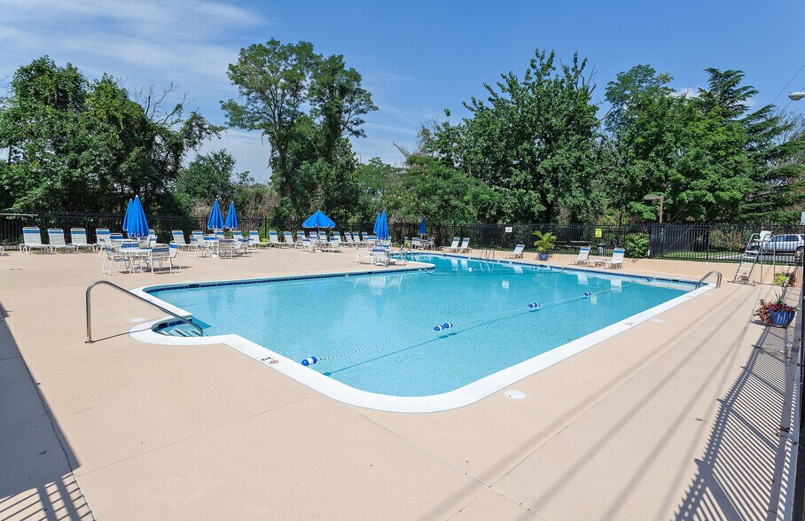 More Photos Of 4600 Duke St, Alexandria Apartments For Sale