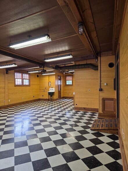 More Photos Of 815-817 Rosedale Dr, New Orleans Office For Sale