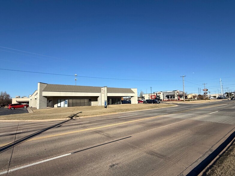 Primary Photo Of 3625 W Main St, Norman Office For Sale
