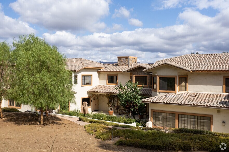 More Photos Of 28118 Agoura Rd, Agoura Hills Office For Sale