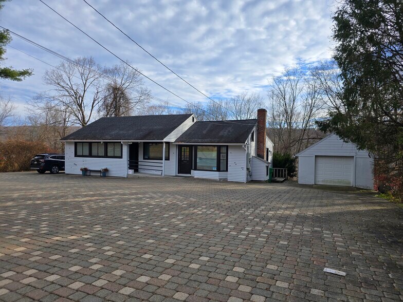 Primary Photo Of 4 Park Lane Rd, New Milford Medical For Lease