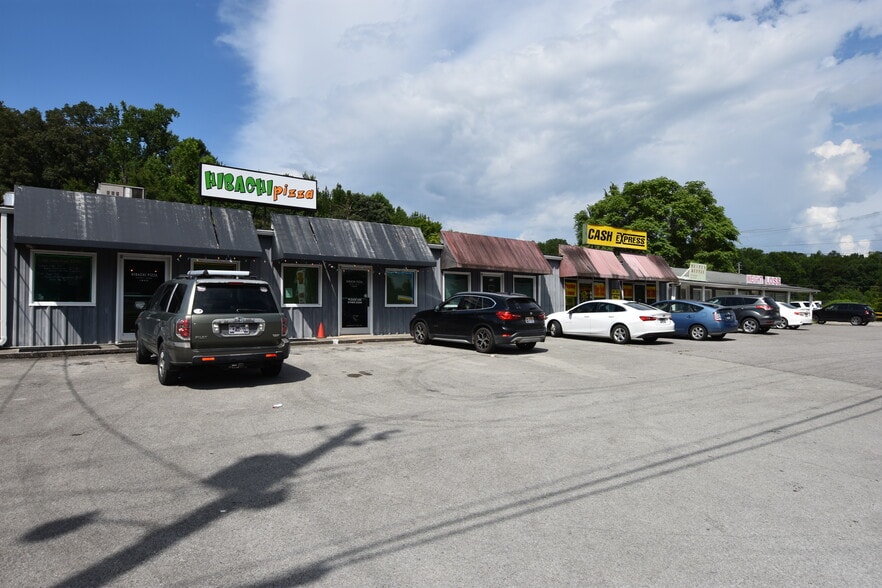 More Photos Of 522-546 E Tri County Blvd, Oliver Springs Freestanding For Sale