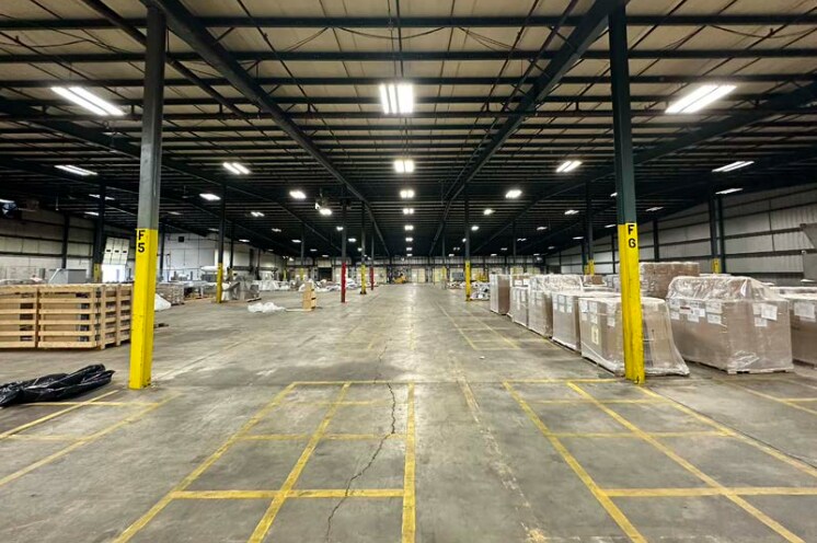 More Photos Of 11027 Kenwood Rd, Blue Ash Warehouse For Lease